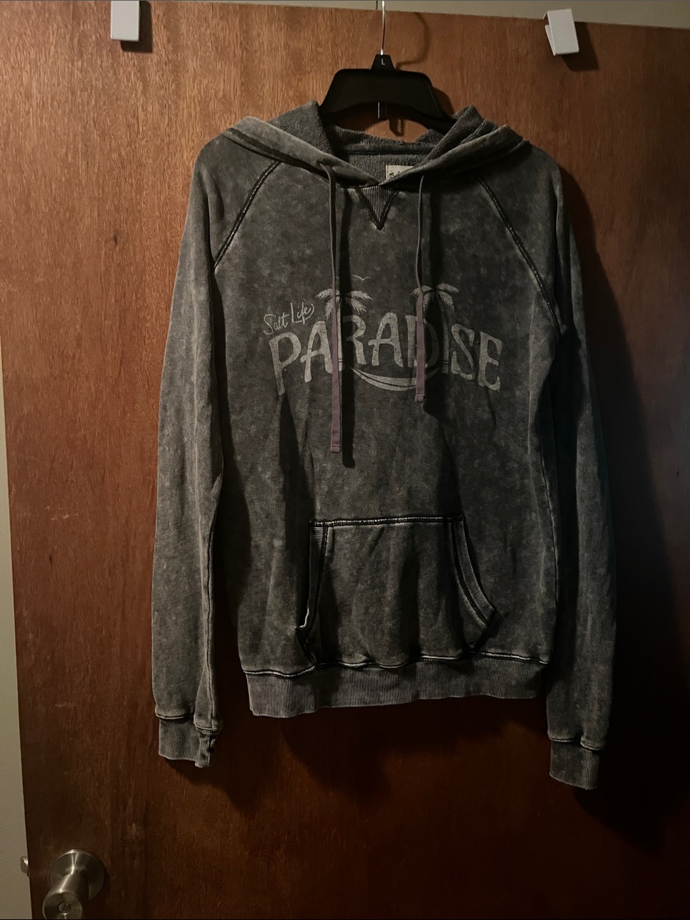 Salt Life women’s Washed Gray Paradise Pullover Hoodie
